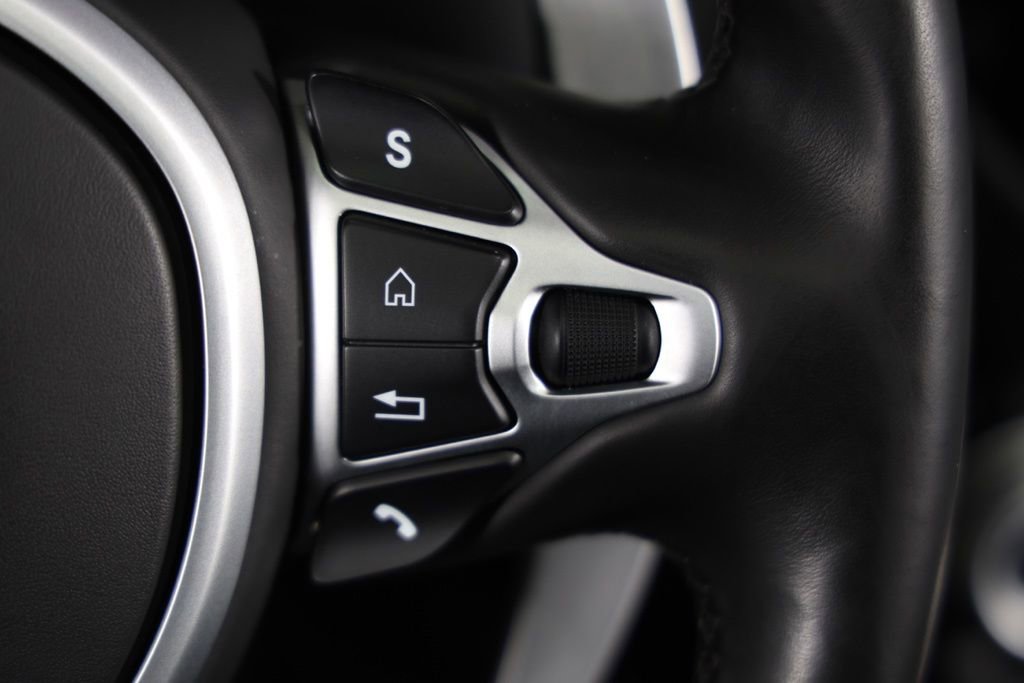 Used 2022 Aston Martin V8 Vantage Roadster image 15