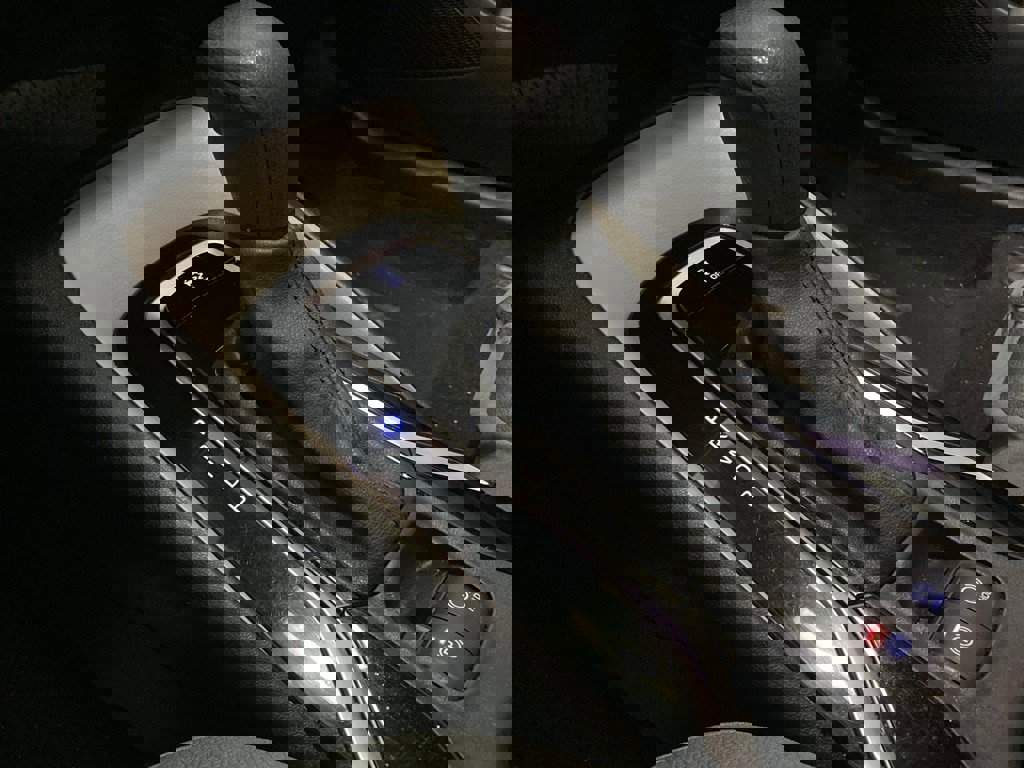 Used 2020 Toyota Corolla LE image 23