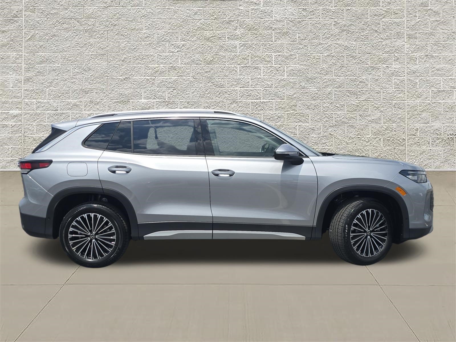 New 2026 Volkswagen Tiguan S AWD/4WD image 8