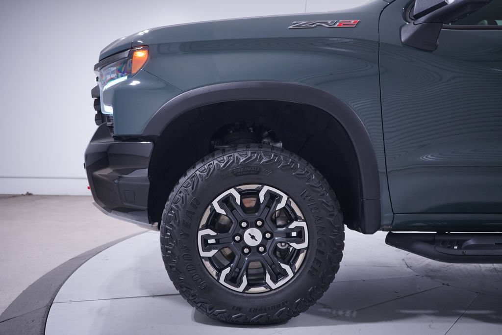 Used 2025 Chevrolet Silverado 1500 ZR2 AWD/4WD image 2