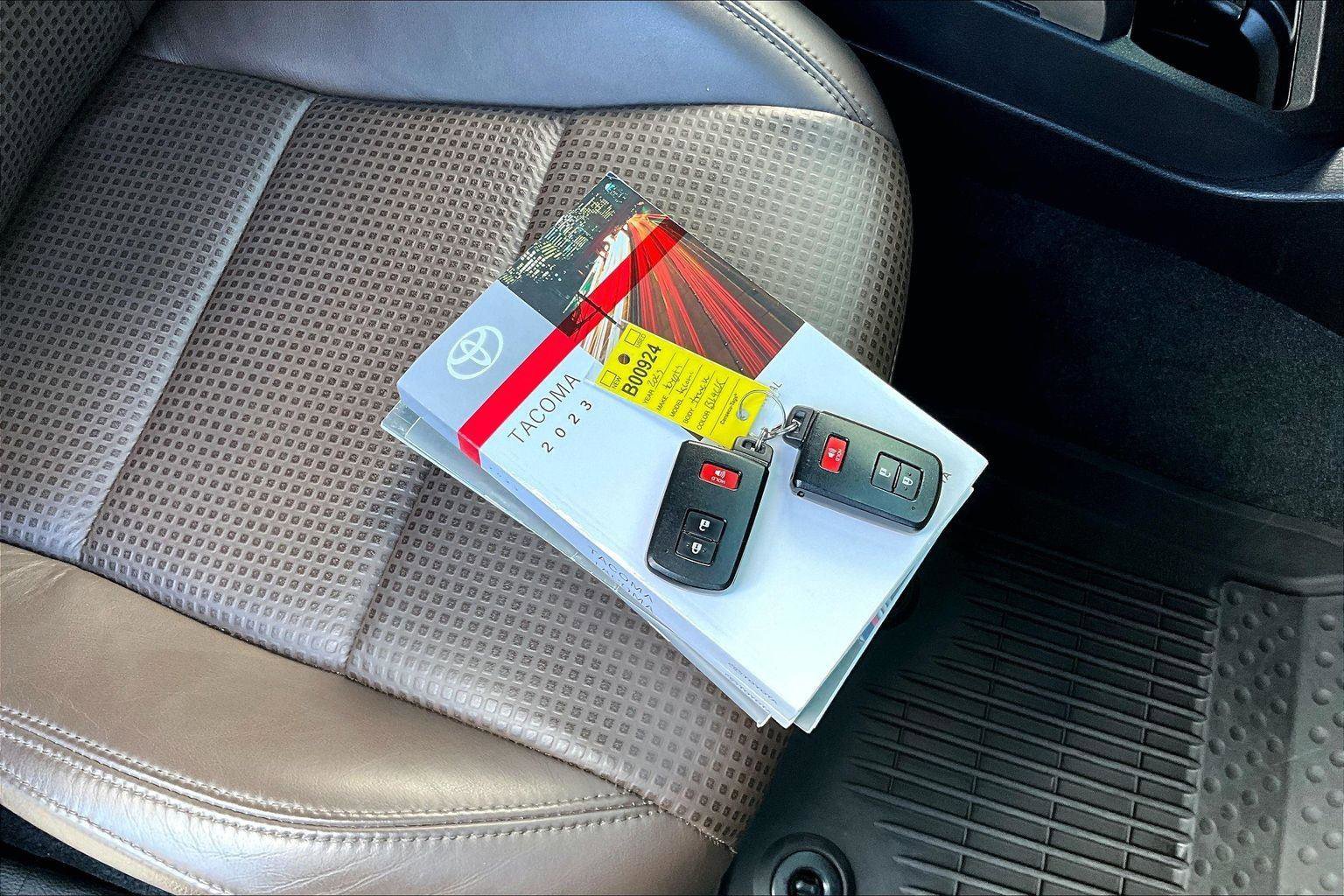 Used 2023 Toyota Tacoma Limited image 12