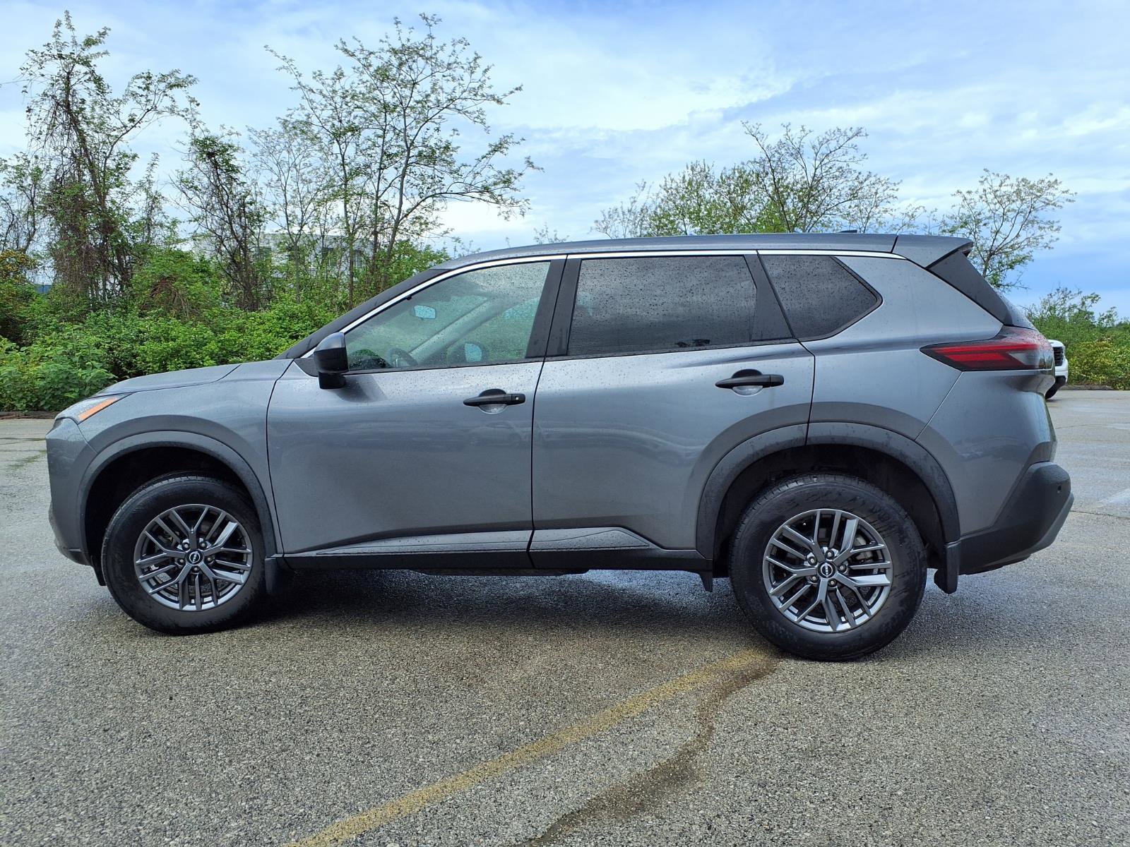 Used 2023 Nissan Rogue S image 30