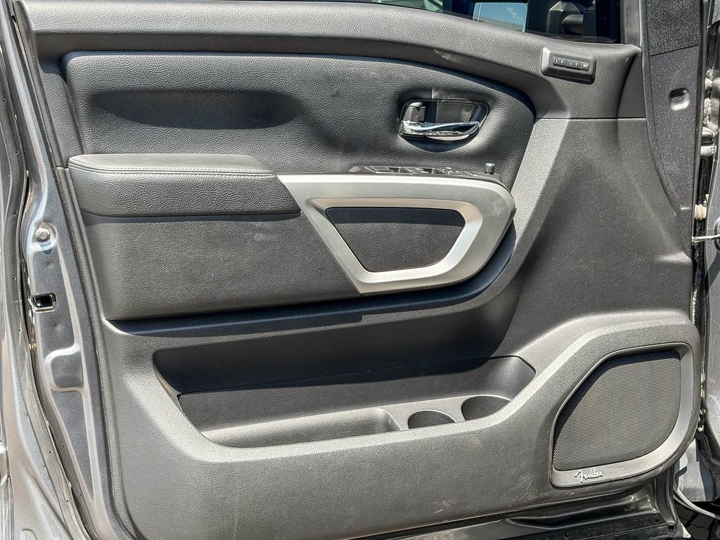 Used 2019 Nissan Titan PRO-4X w/ Pro-4x Convenience Package AWD/4WD image 46