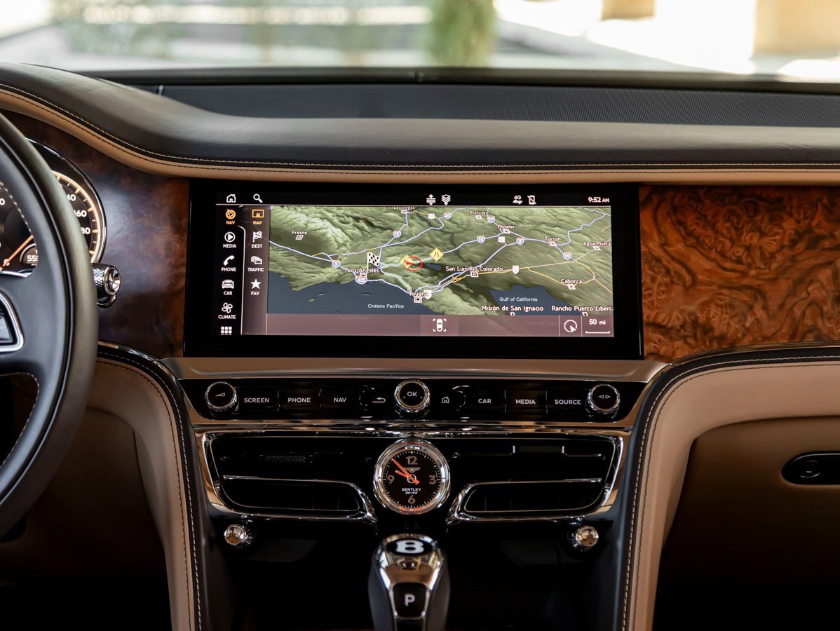 Used 2022 Bentley Flying Spur Plug-In Hybrid image 21