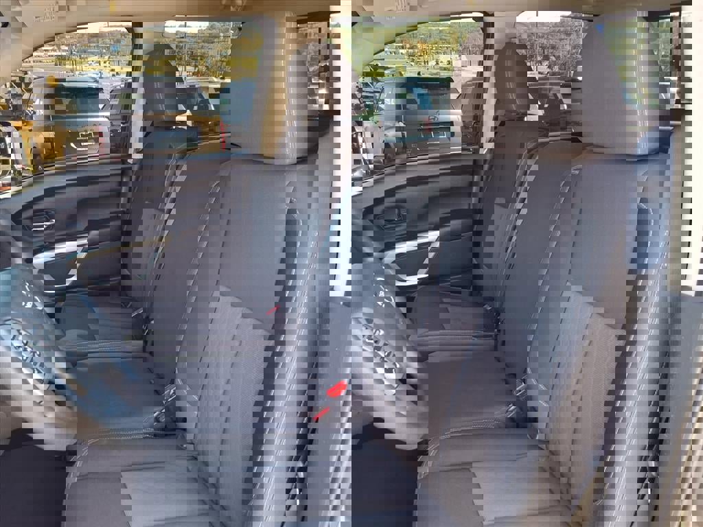 Used 2023 Nissan Titan SV image 13