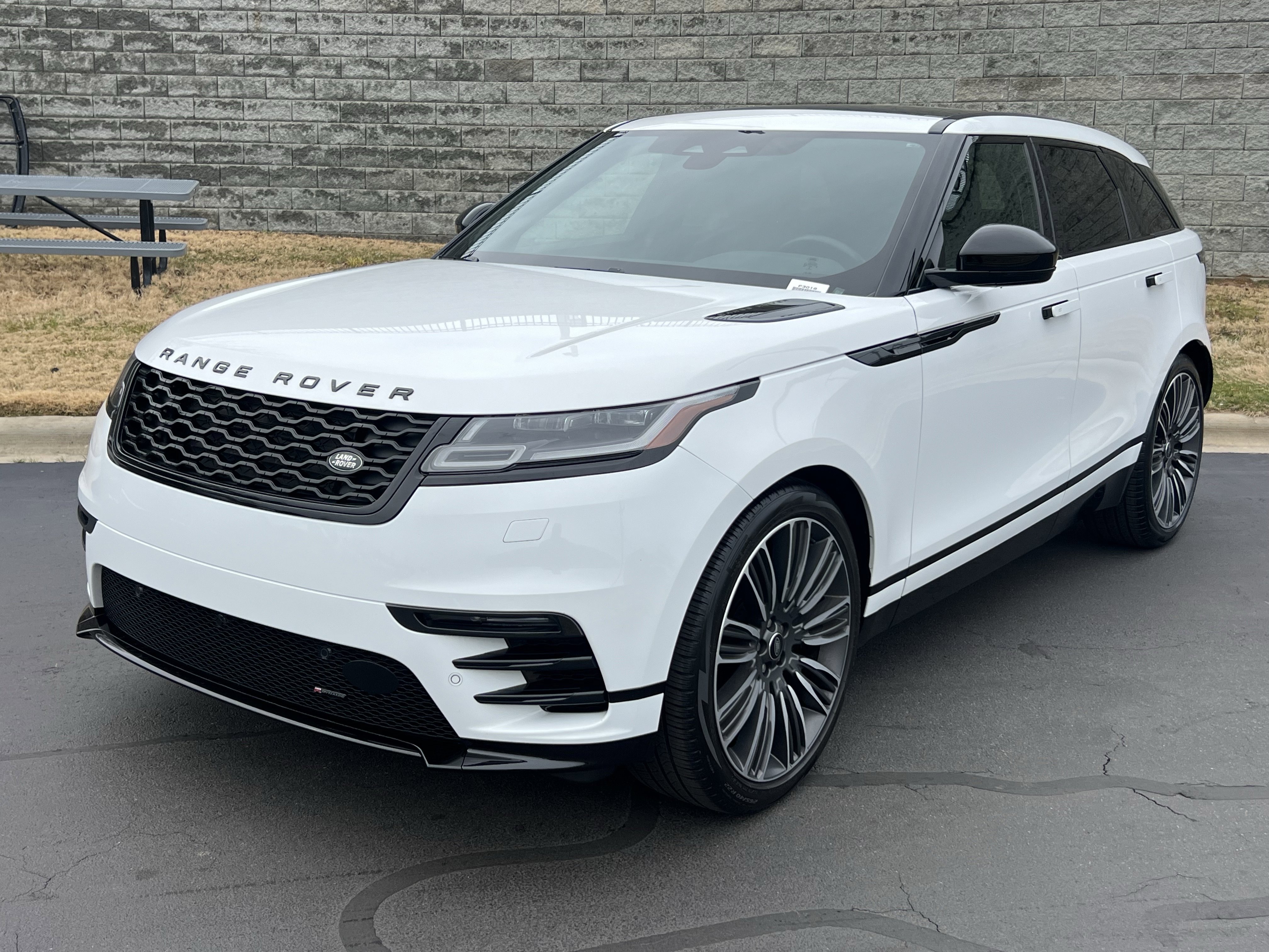 Certified 2023 Land Rover Range Rover Velar R-Dynamic S image 1