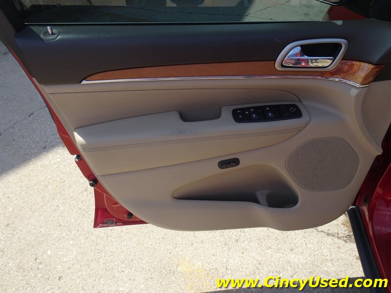 Used 2011 Jeep Grand Cherokee Overland AWD/4WD image 30