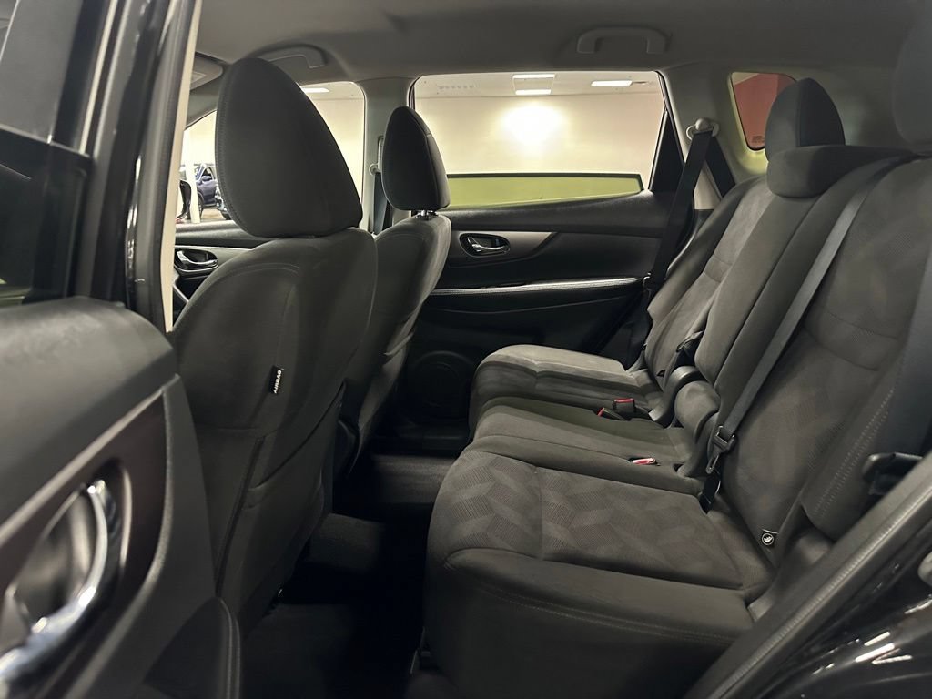 Used 2016 Nissan Rogue S w/ Appearance Package FWD image 26