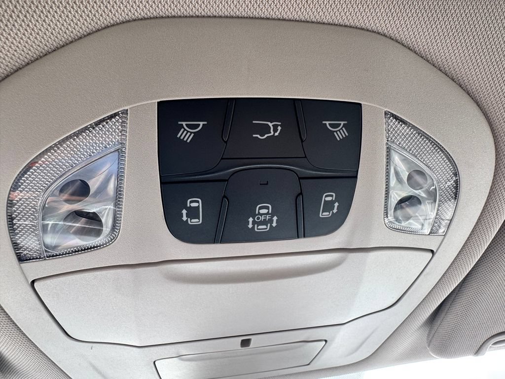 Used 2023 Chrysler Pacifica Touring-L AWD/4WD image 26