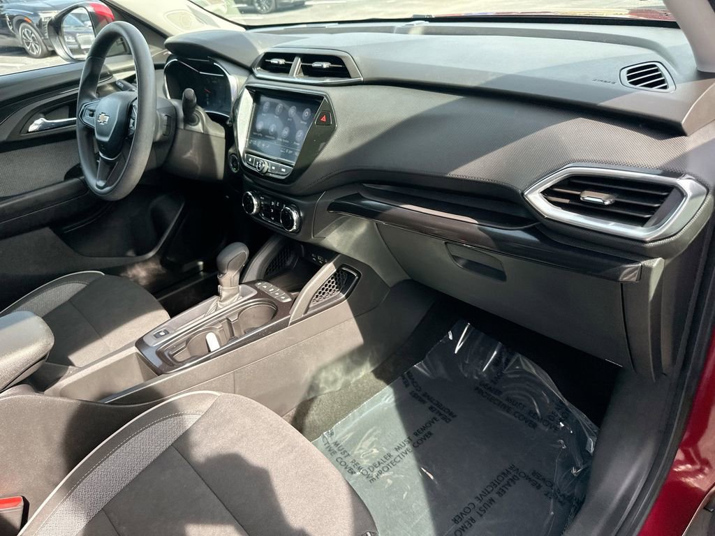Certified 2023 Chevrolet TrailBlazer LT w/ Convenience Package FWD image 27