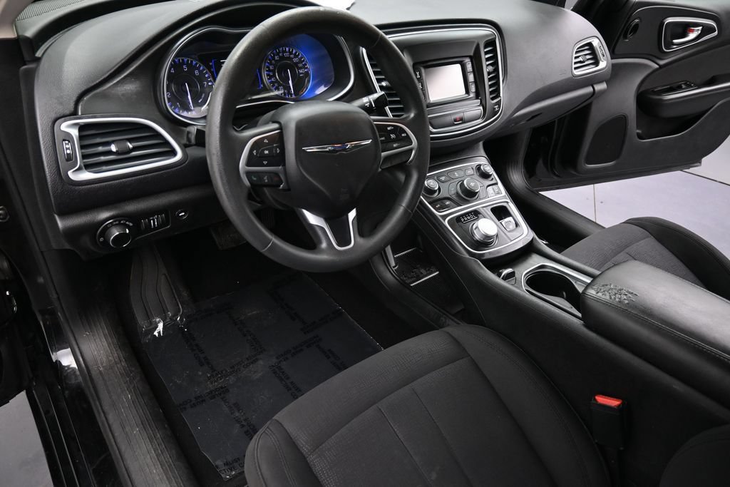 Used 2015 Chrysler 200 Limited FWD image 12