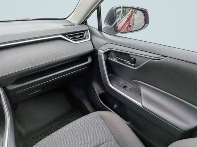 Used 2025 Toyota RAV4 LE FWD image 16