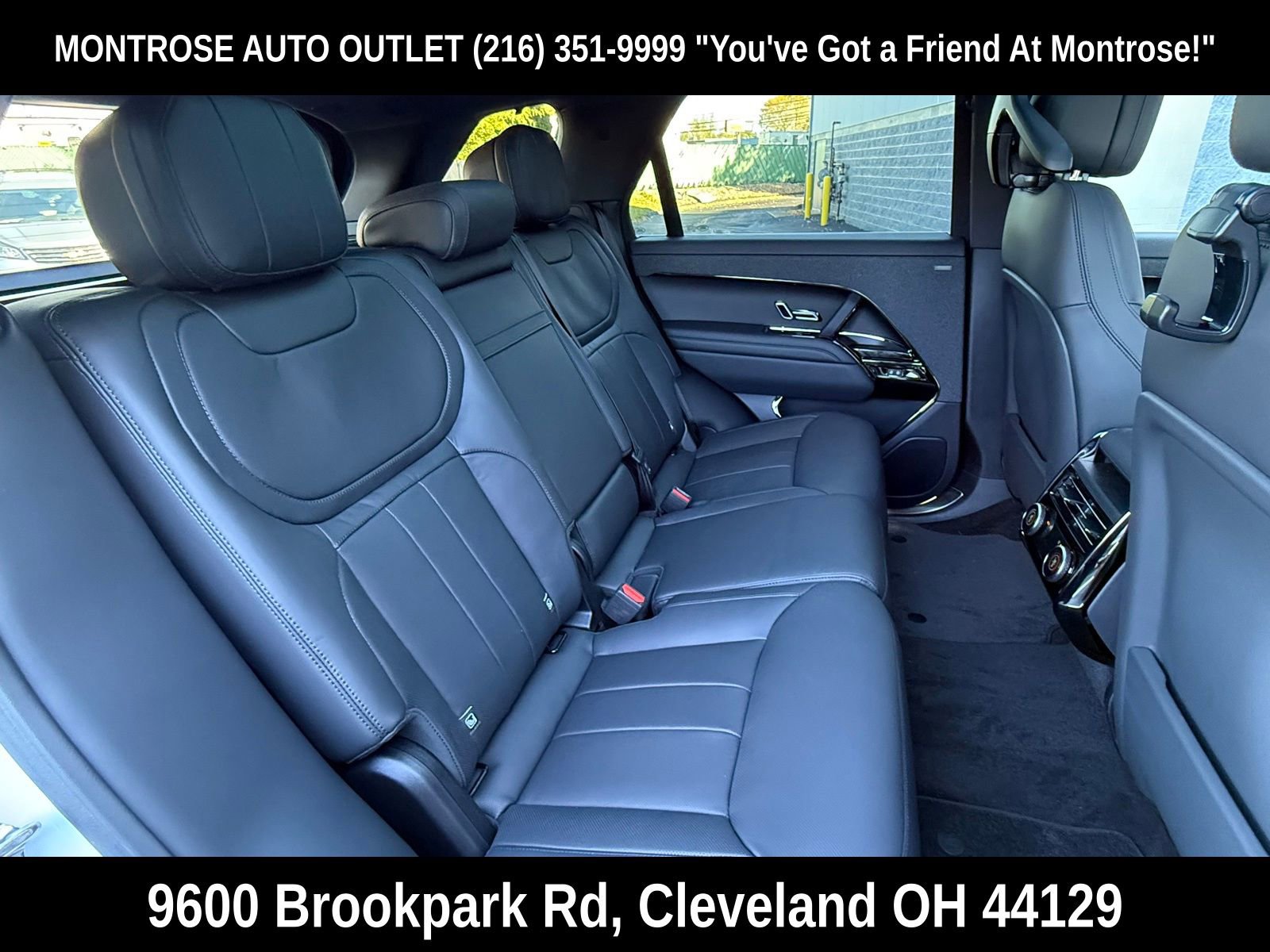 New 2025 Land Rover Range Rover Sport SE image 14