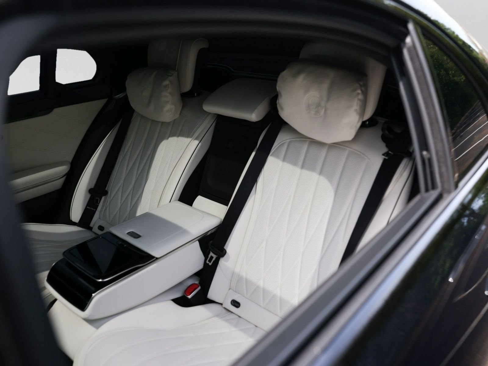 Used 2025 Mercedes-Benz S 63 AMG S w/ Rear Seat Package image 16