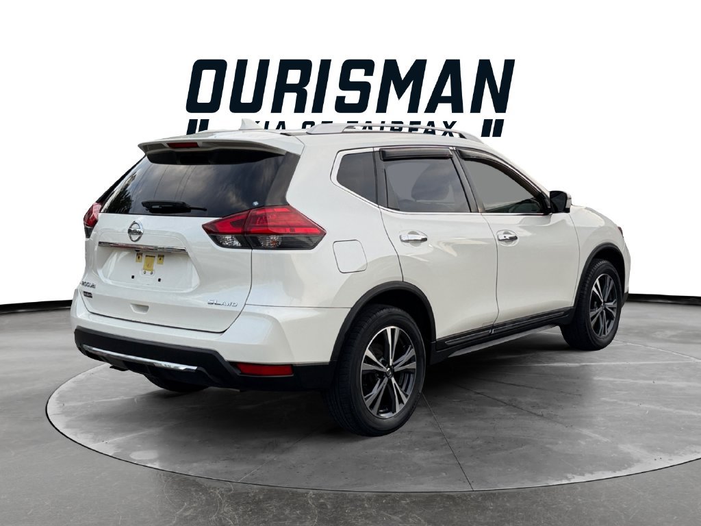 Used 2017 Nissan Rogue SL w/ SL Premium Package AWD/4WD image 5