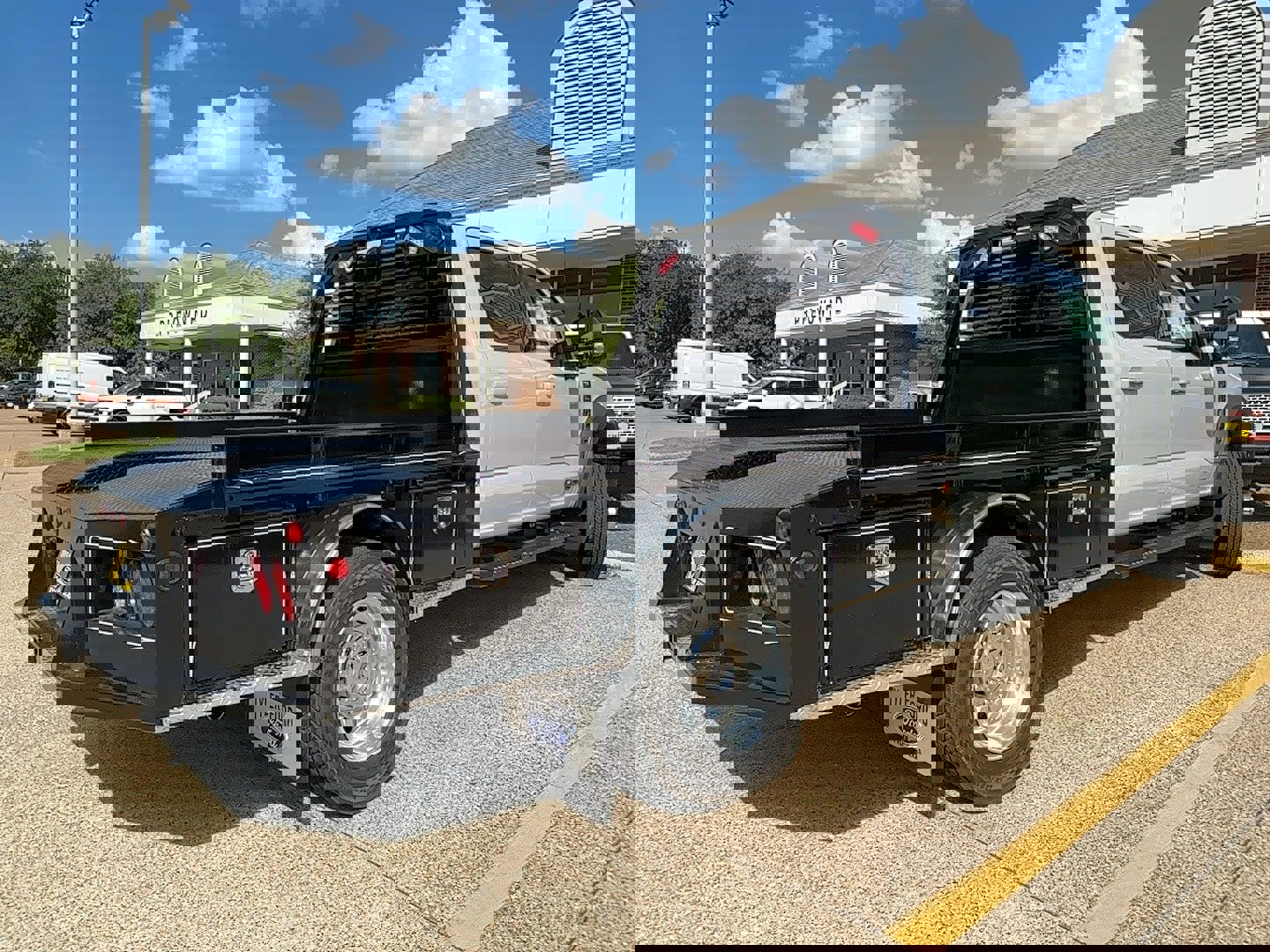 New 2025 Ford F450 Lariat image 7