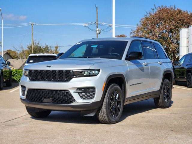 New 2025 Jeep Grand Cherokee Altitude RWD image 2