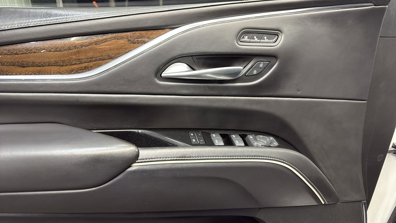 Used 2021 Cadillac Escalade Sport Platinum image 12