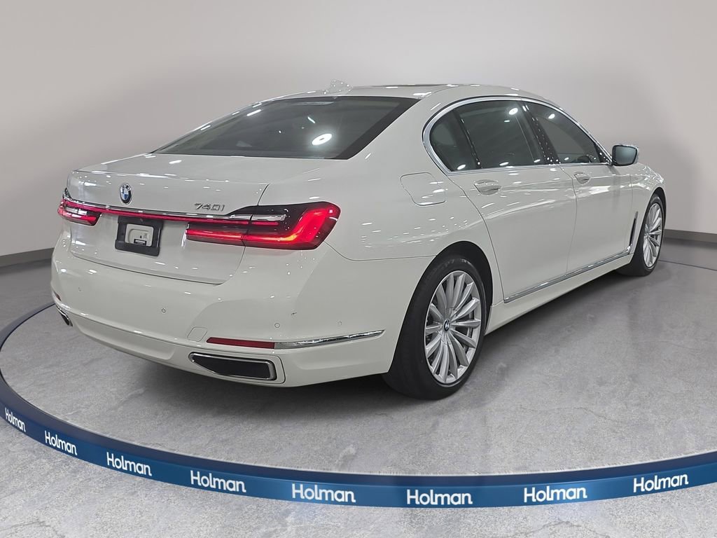 Certified 2022 BMW 740i w/ Premium Package RWD image 5
