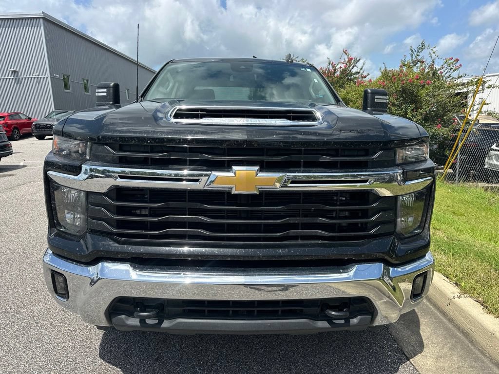 Used 2025 Chevrolet Silverado 2500 LT w/ Convenience Package AWD/4WD image 2