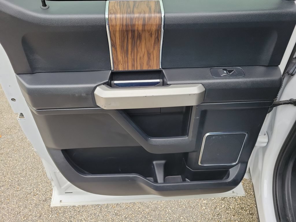Used 2020 Ford F150 Lariat RWD image 17