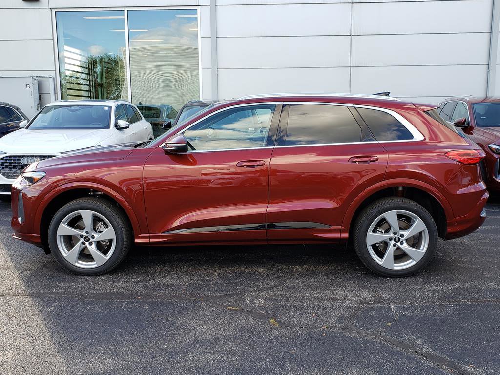 New 2025 Audi Q5 Premium Plus w/ Premium Plus image 2
