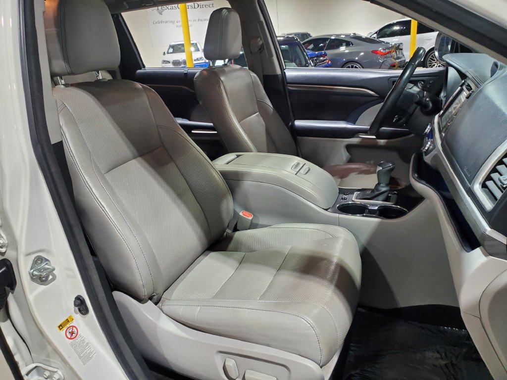 Used 2017 Toyota Highlander Limited FWD image 14