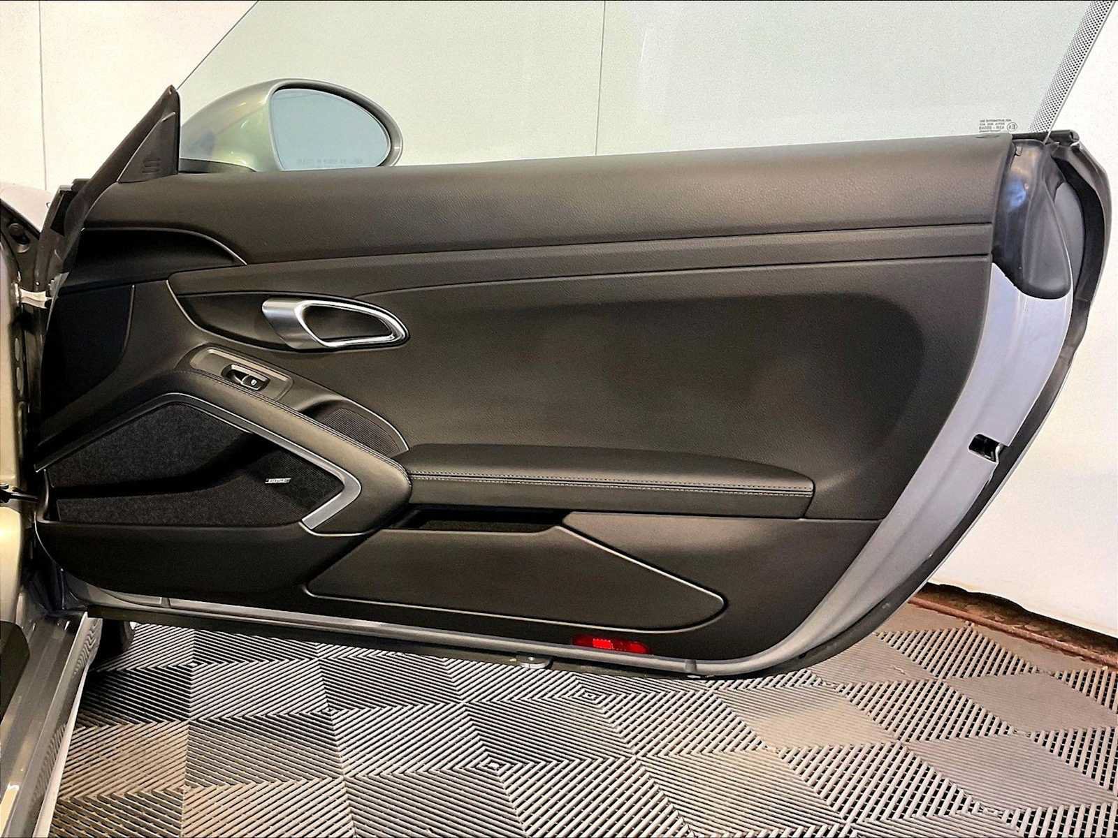 Certified 2024 Porsche 718 Cayman RWD image 26