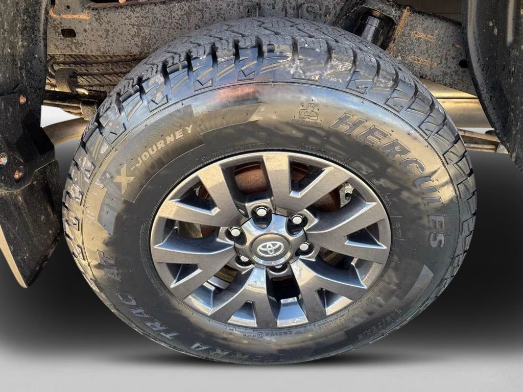 Used 2020 Toyota Tacoma SR5 image 13