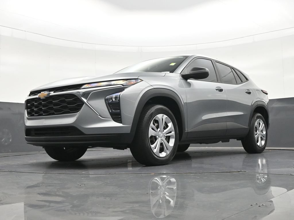 Used 2024 Chevrolet Trax LS FWD image 24