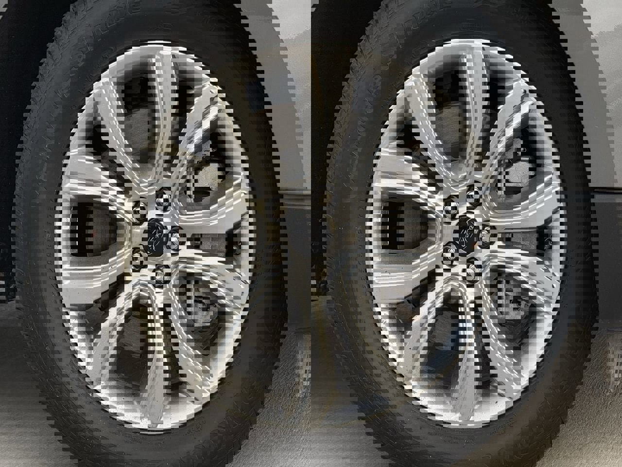 Used 2024 Ford Edge Titanium image 9