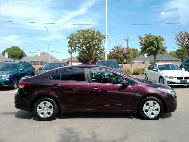 Used 2017 Kia Forte LX FWD image 5