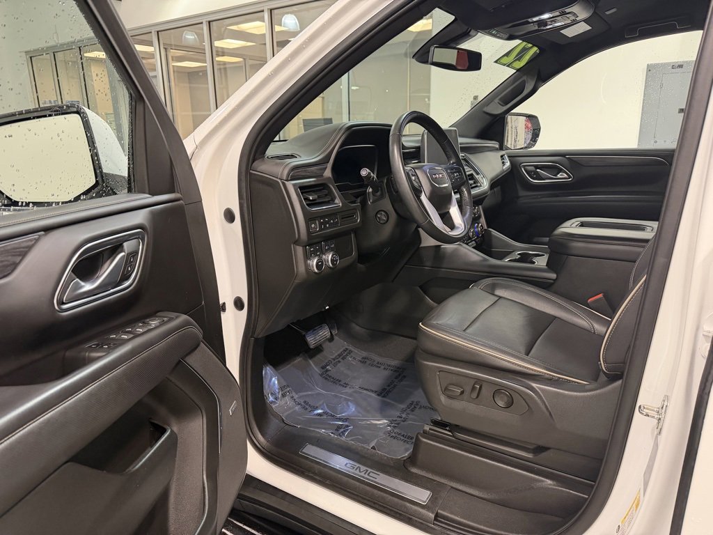 Used 2022 GMC Yukon SLT w/ SLT Luxury Package image 9