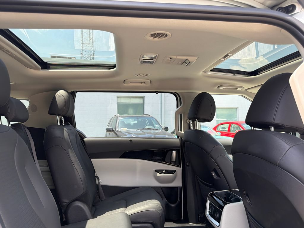Certified 2024 Kia Carnival SX Prestige FWD image 13