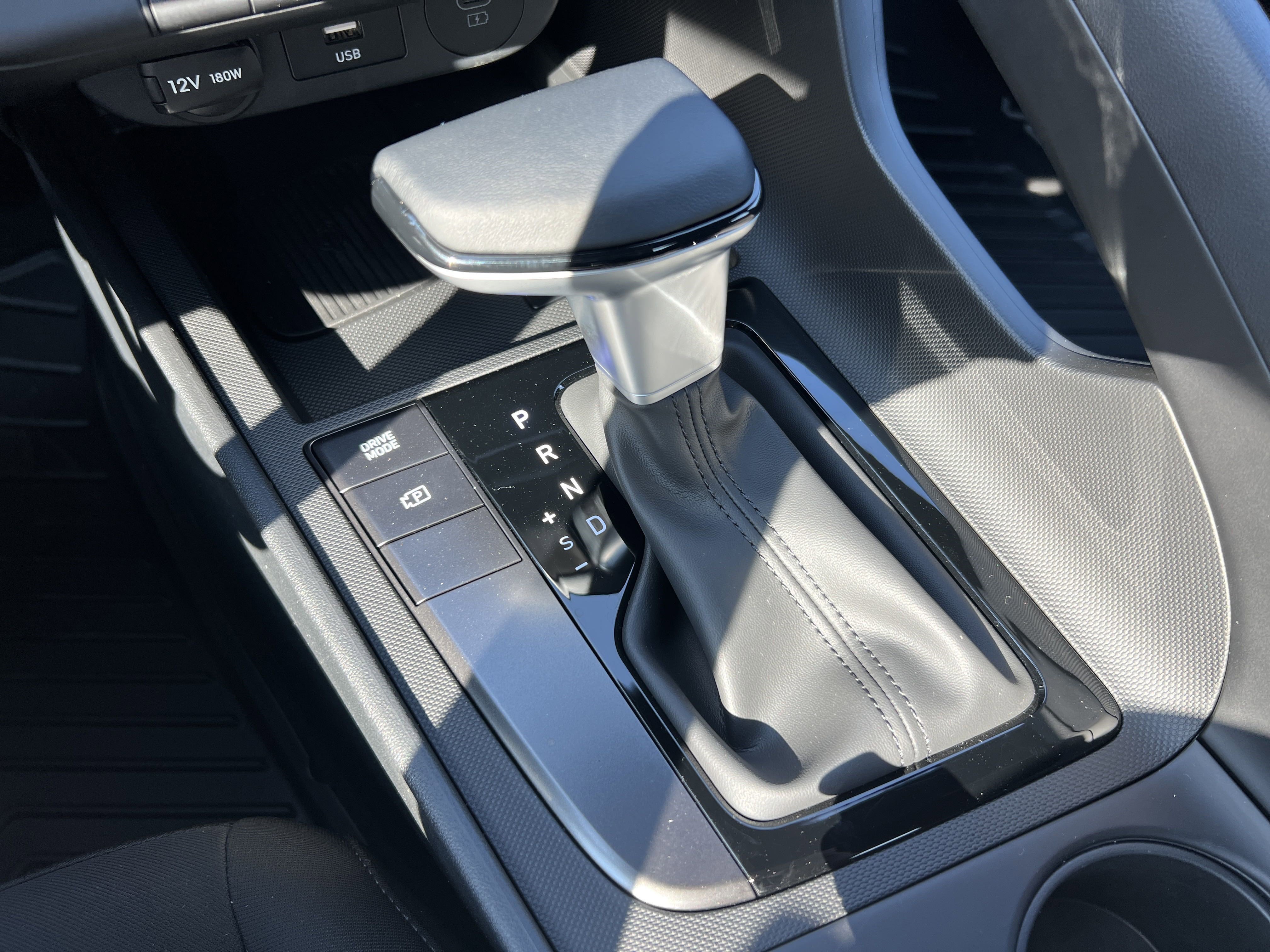 Used 2025 Hyundai Elantra Sport image 19