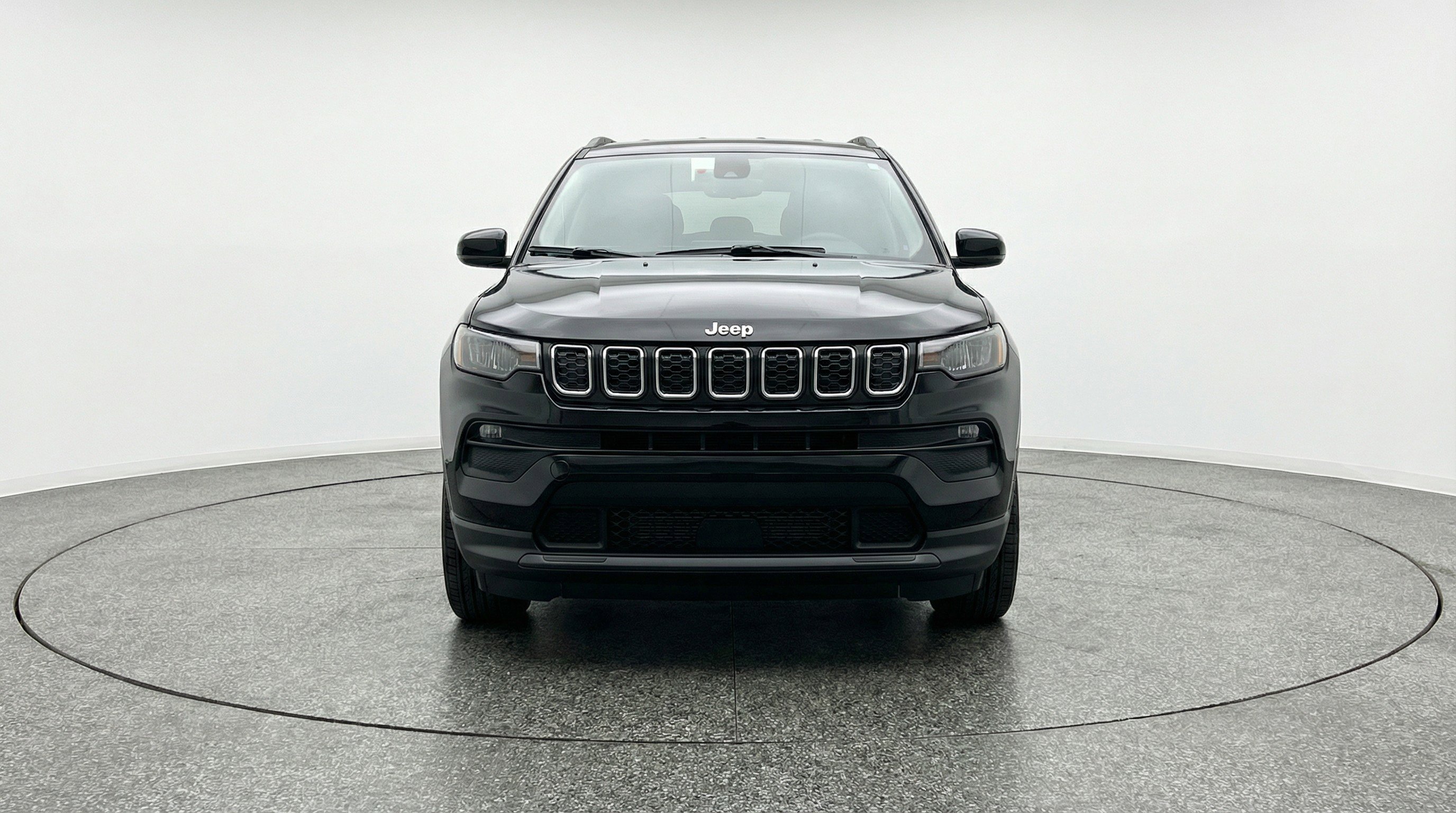 Used 2025 Jeep Compass Latitude image 2