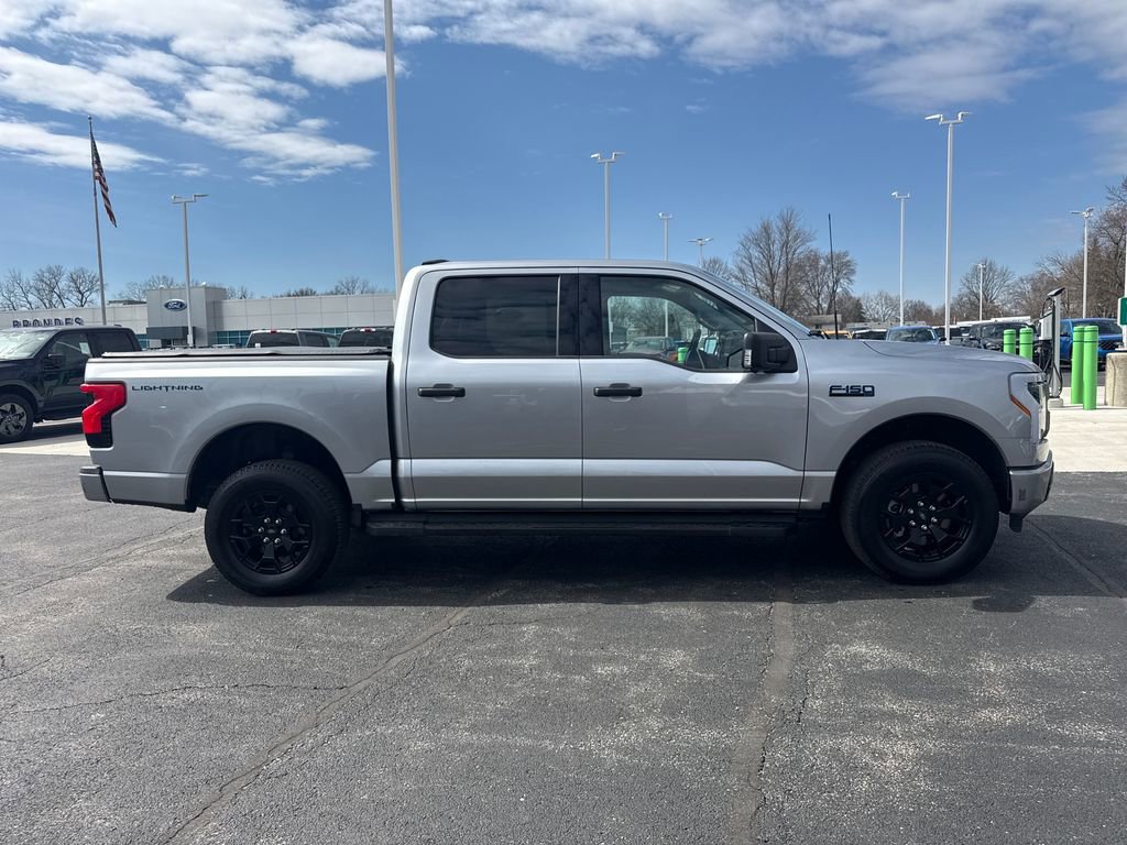 Used 2025 Ford F150 Lightning XLT AWD/4WD image 7