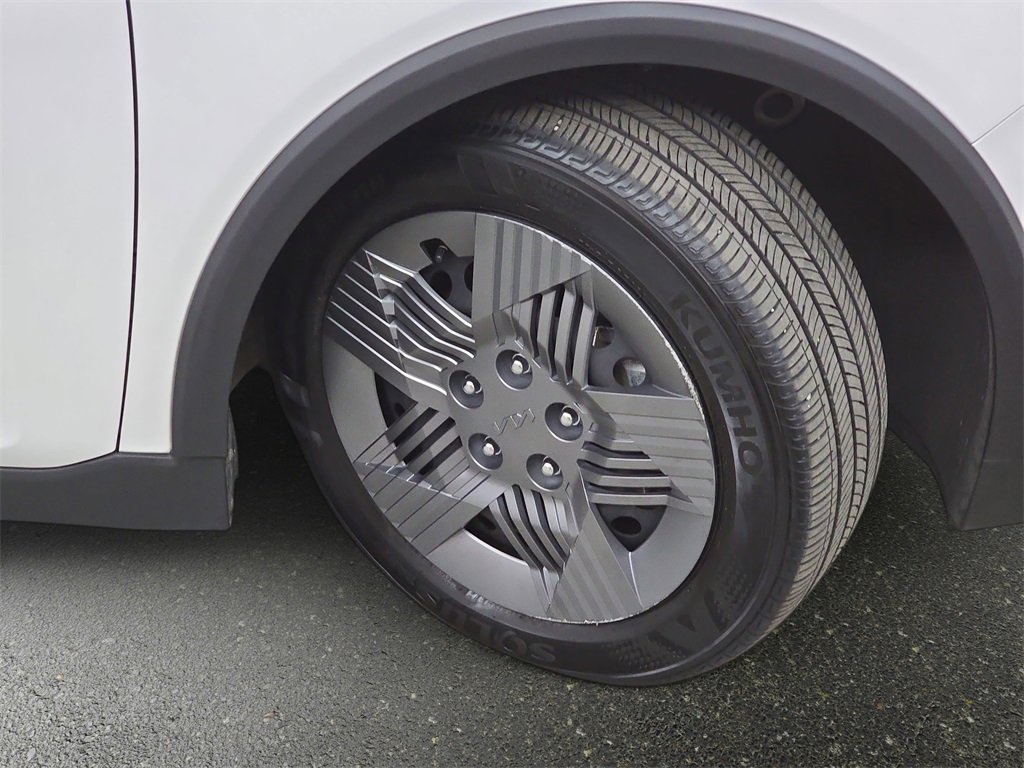 Used 2025 Kia K4 LX image 31