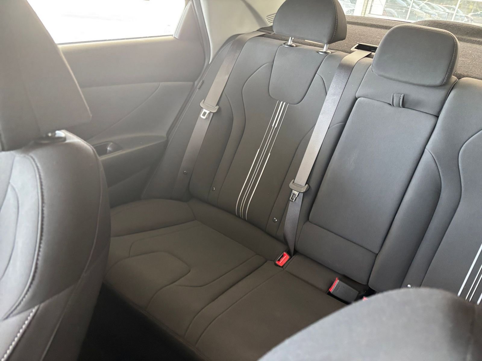 Used 2025 Hyundai Elantra SEL image 42