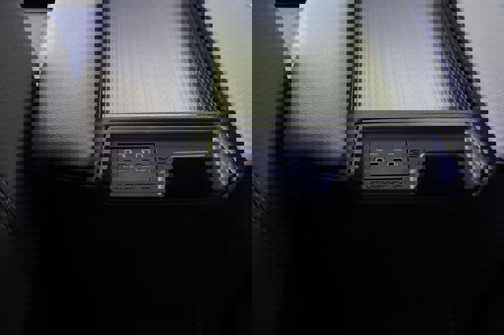 New 2026 Toyota Sienna XLE image 24