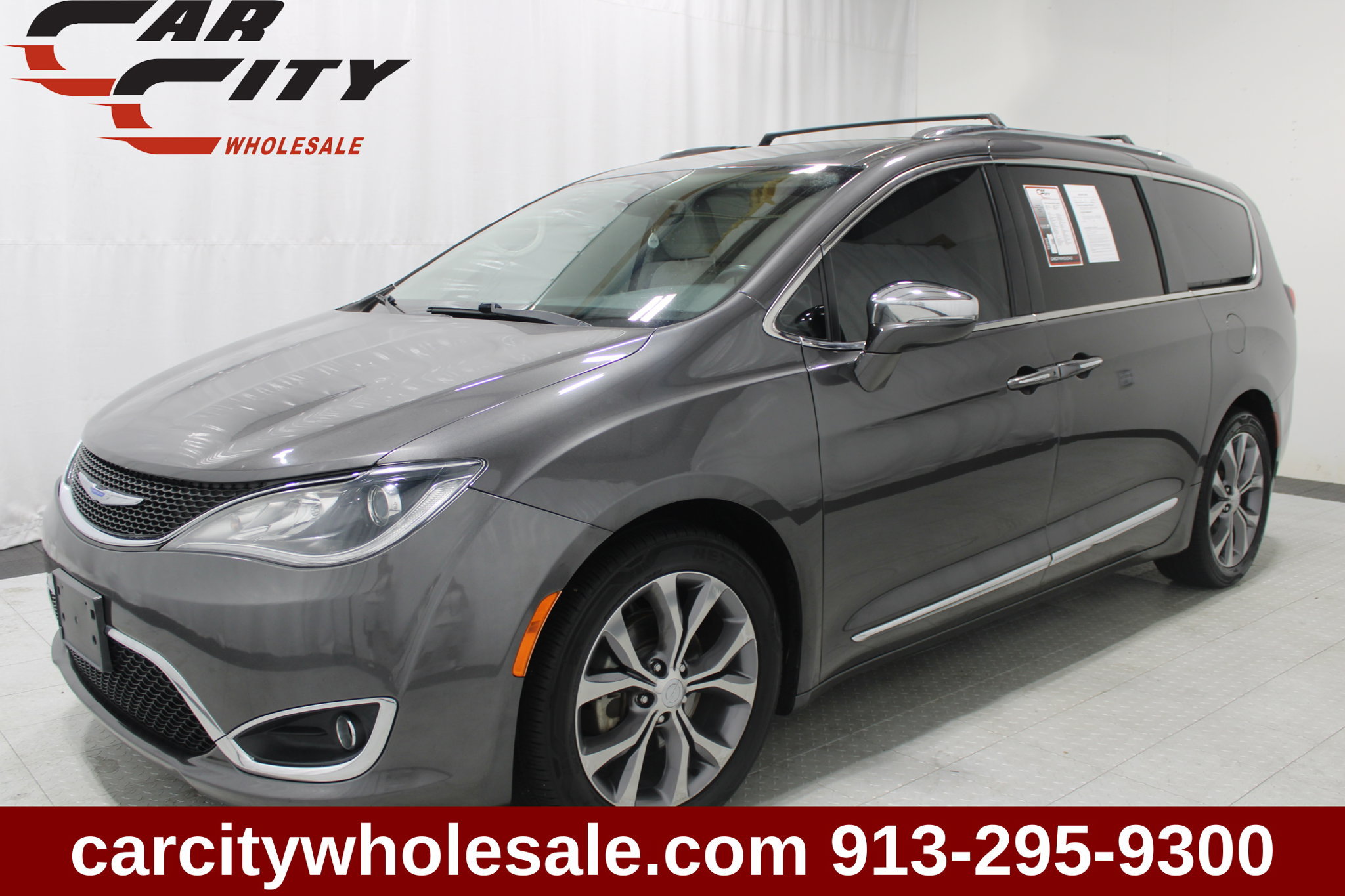 Used 2019 Chrysler Pacifica Limited FWD image 1