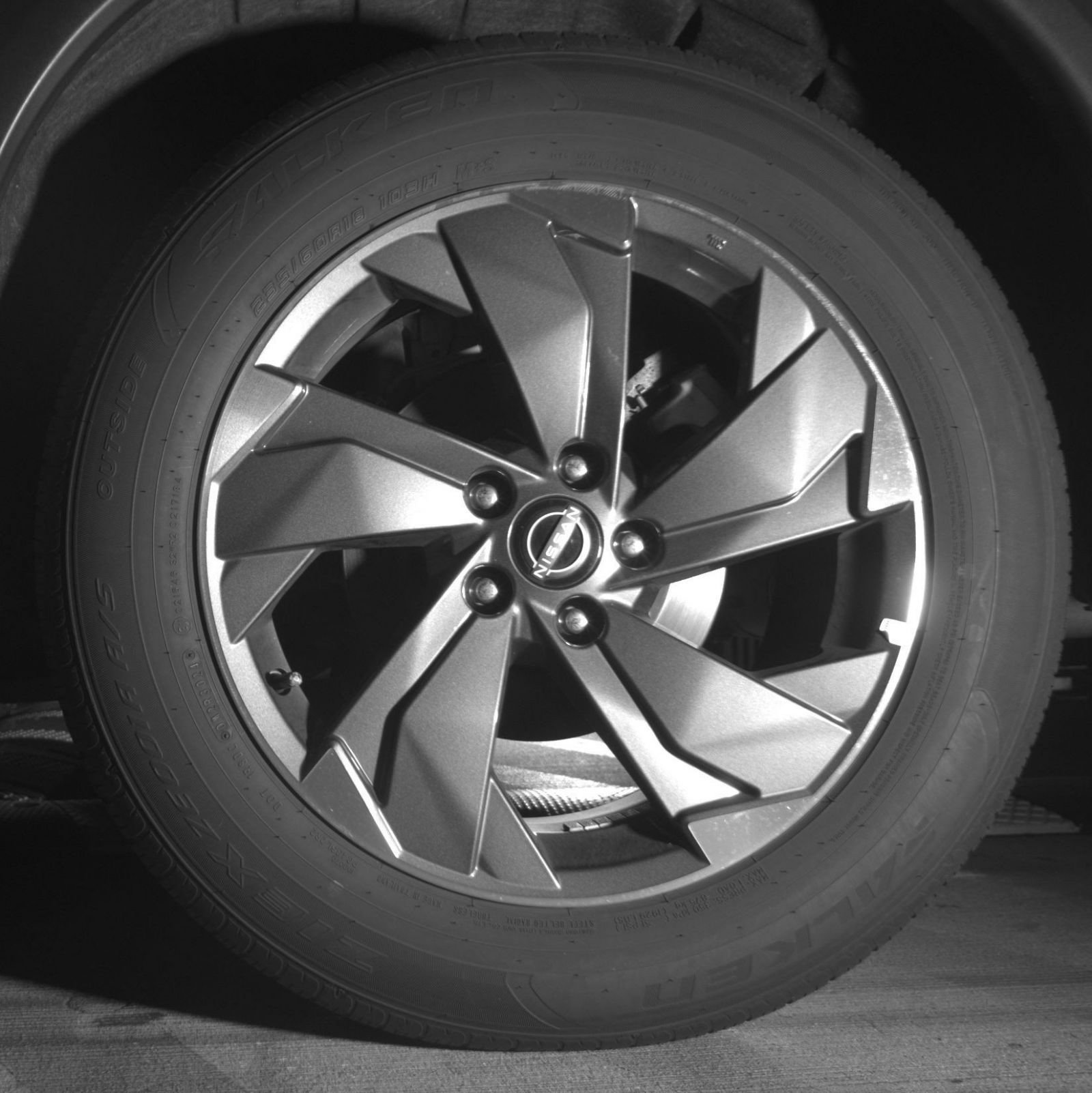 Used 2025 Nissan Rogue SV FWD image 17