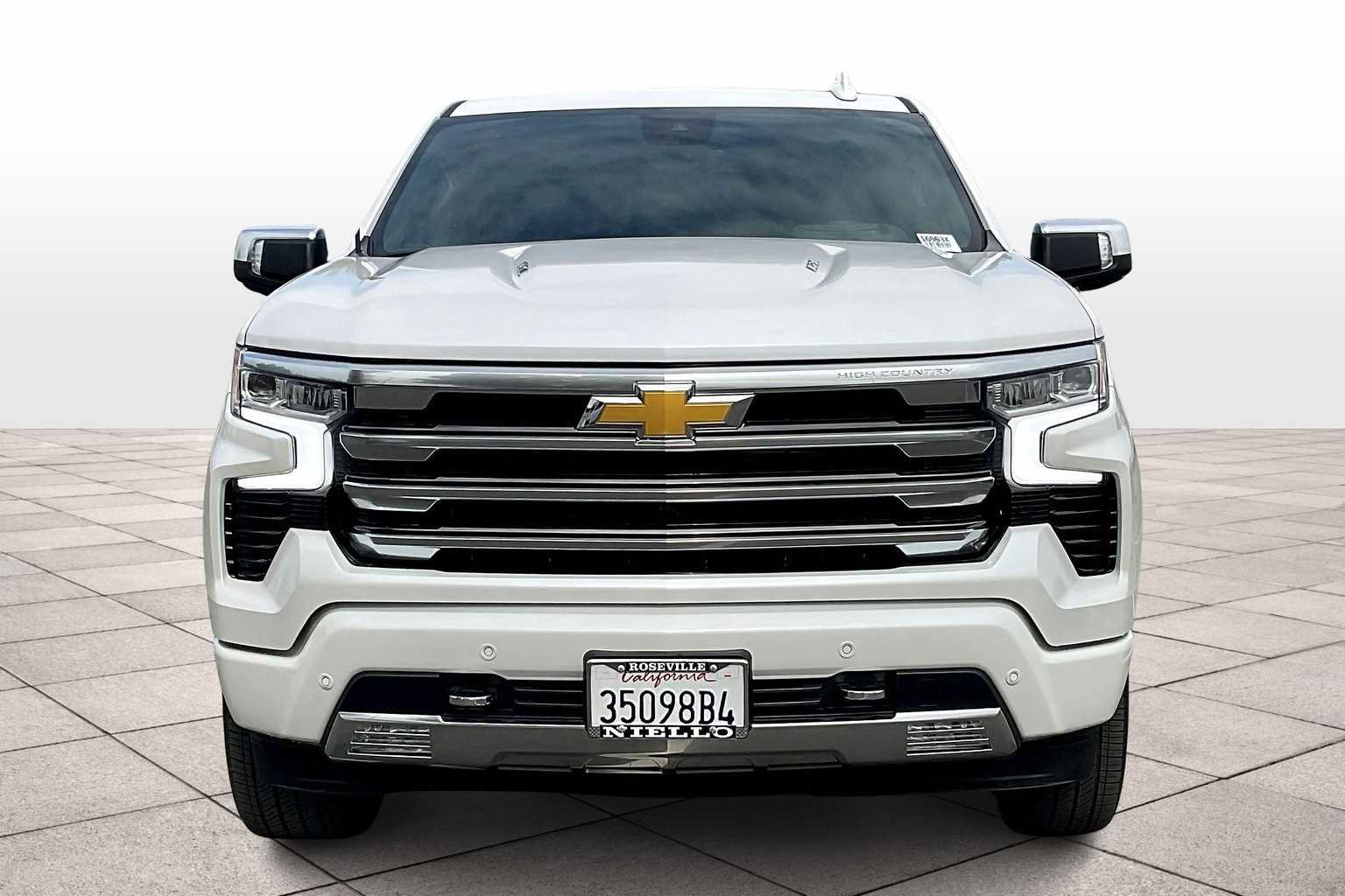 Used 2024 Chevrolet Silverado 1500 High Country w/ High Country Premium Package image 3