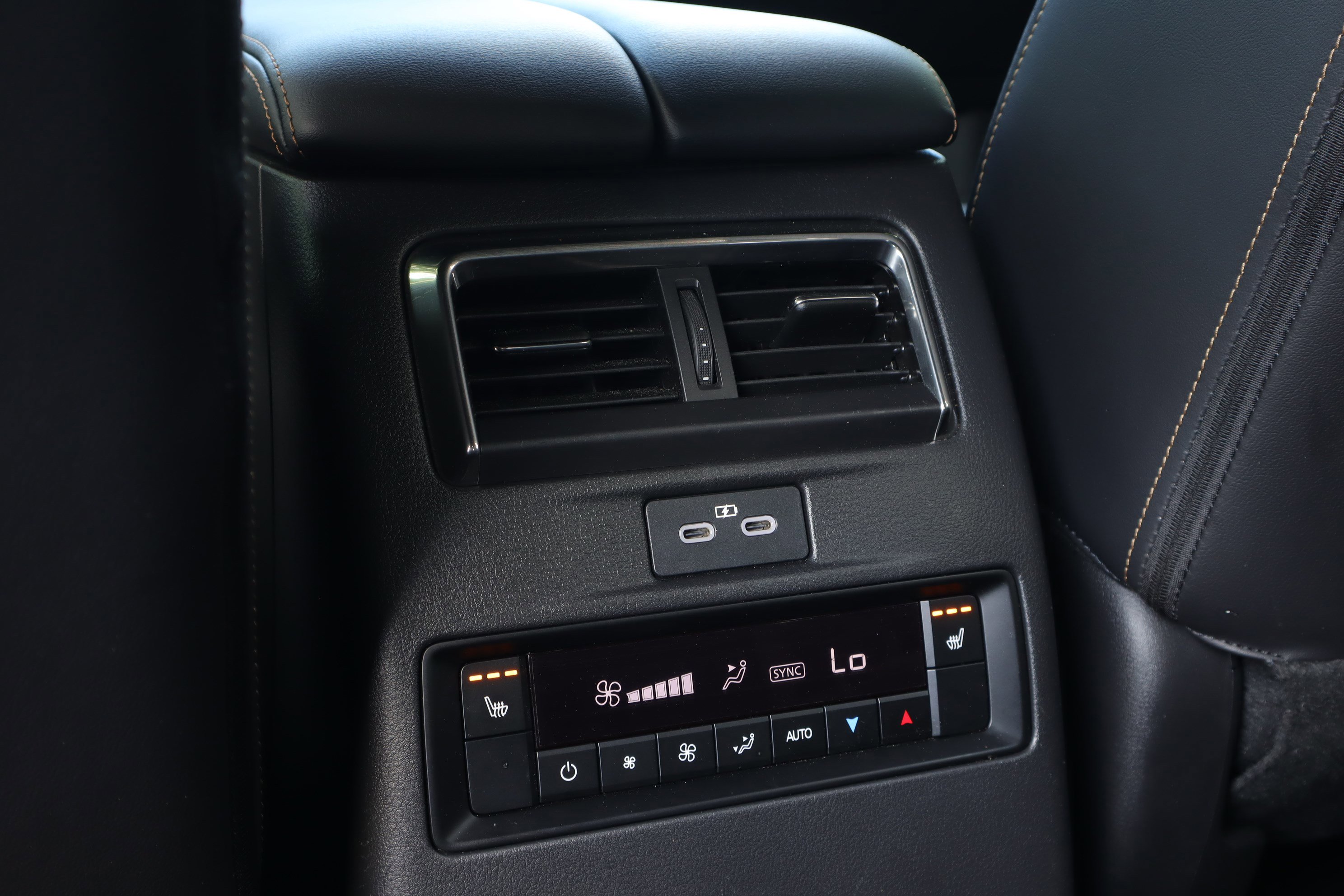 Certified 2024 MAZDA CX-90 3.3 Turbo w/ Premium Plus Pkg image 27