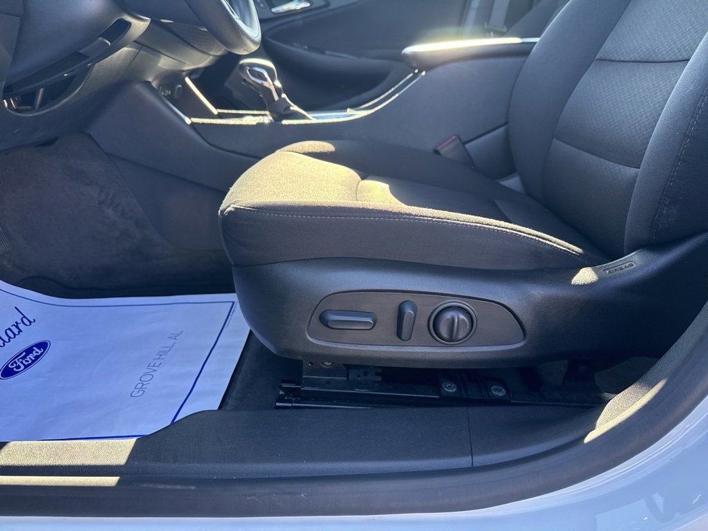 Used 2024 Chevrolet Malibu LT image 28