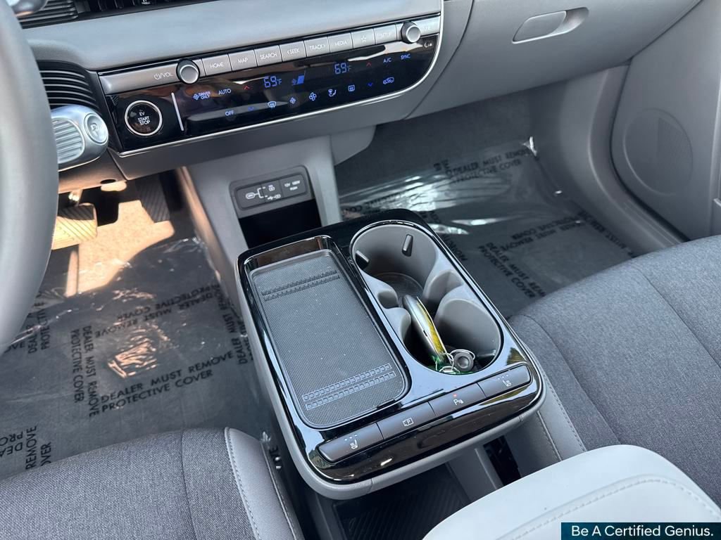 Used 2025 Hyundai Ioniq 5 SE image 51