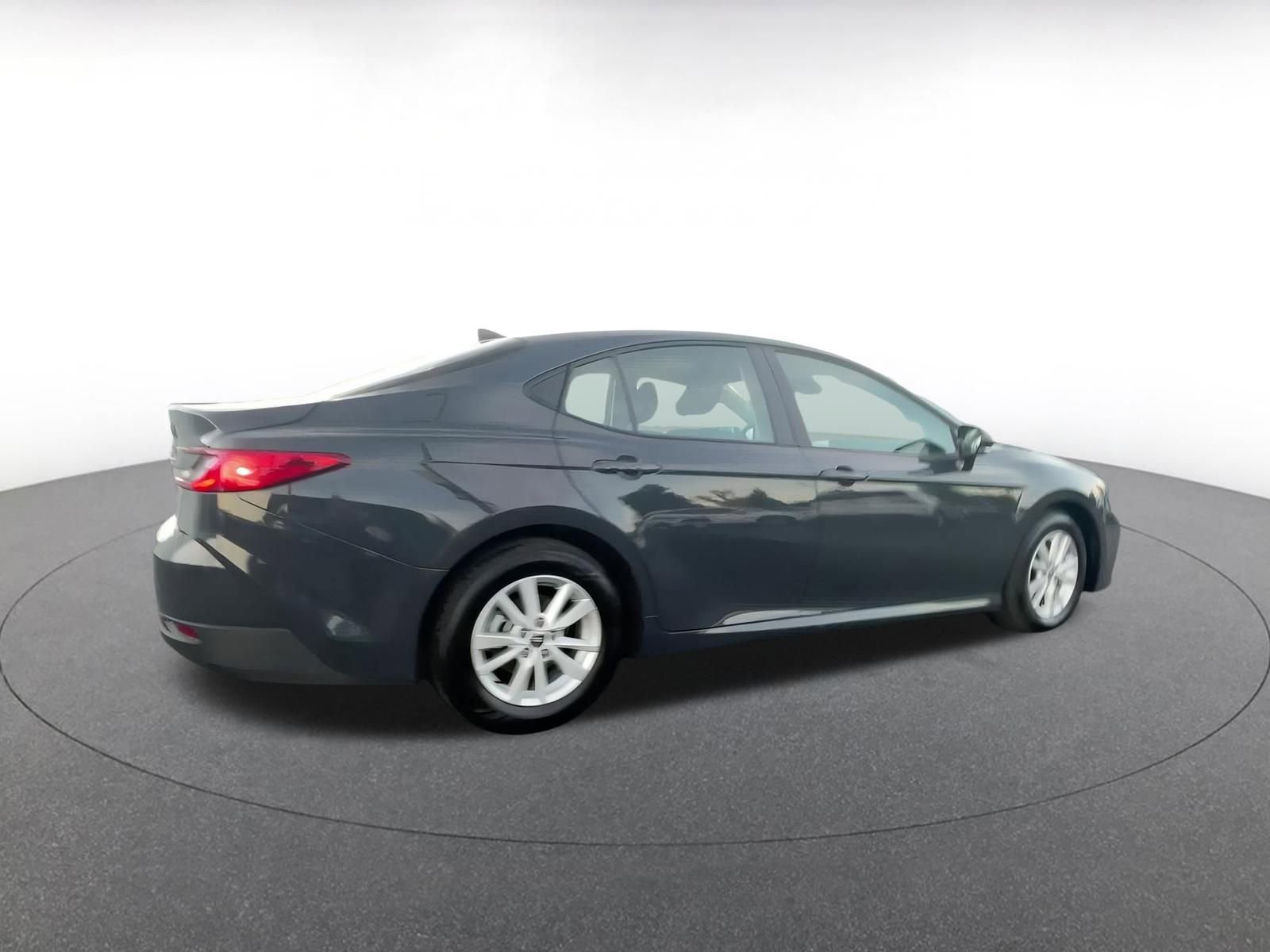 Used 2025 Toyota Camry LE image 15