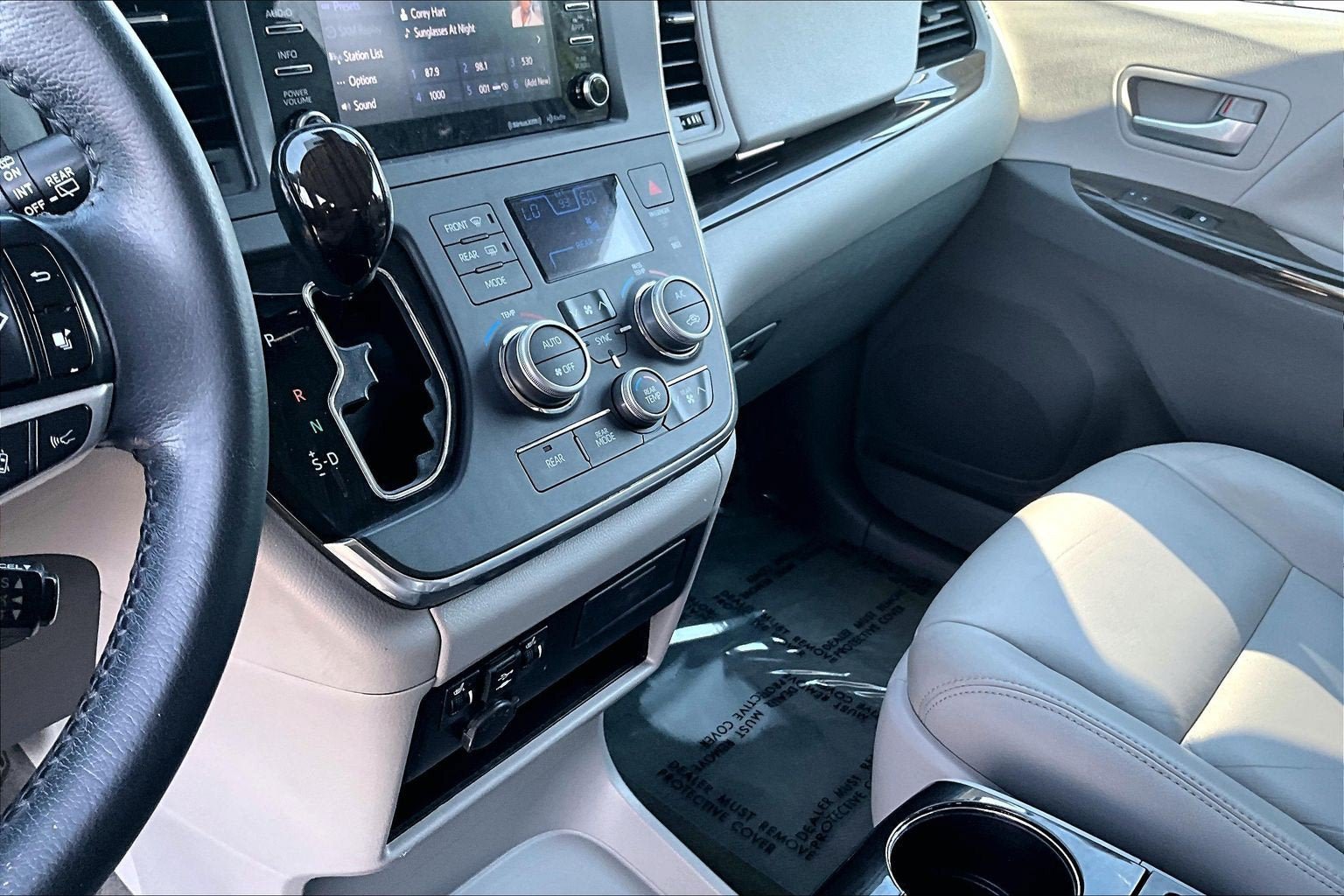 Used 2018 Toyota Sienna XLE w/ Protection Package AWD/4WD image 16