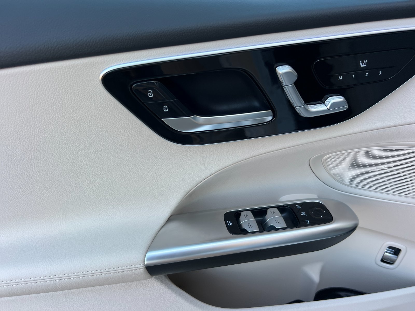 New 2026 Mercedes-Benz C 300 4MATIC Sedan image 10