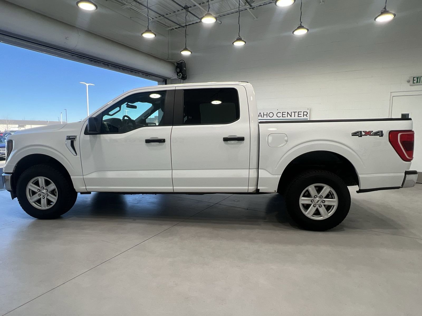 Used 2023 Ford F150 XLT w/ Trailer Tow Package image 5